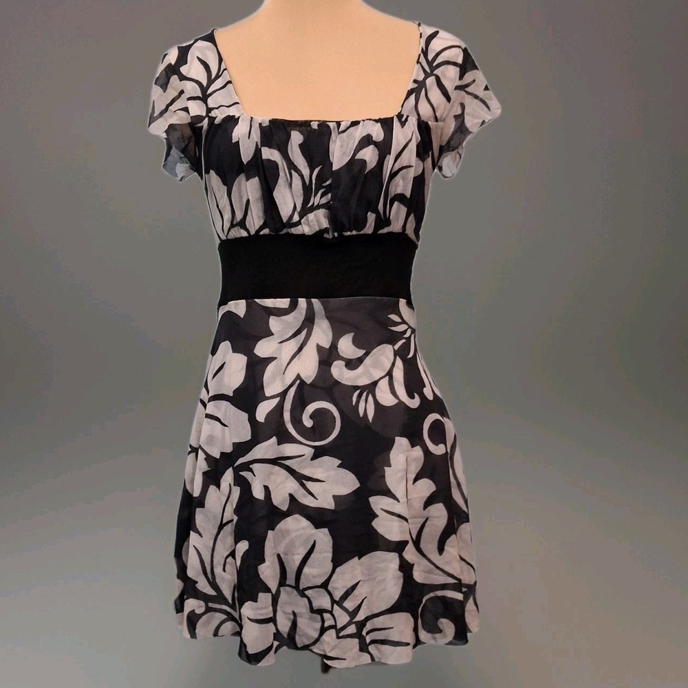 White House Black Market Womens Top Sz M Mesh Y2k Babydoll Empire Waist Floral